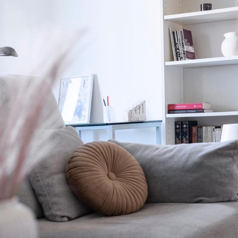 Roomy Central Flat with Garage - Porta Romana - Appartamento con 1 Camera da Letto - 20
