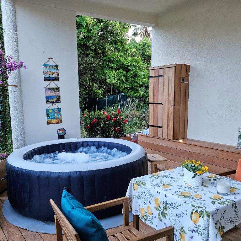 Charmant studio près de la plage avec jacuzzi et terrasse privative - Apartamento de 1 dormitorio - 7