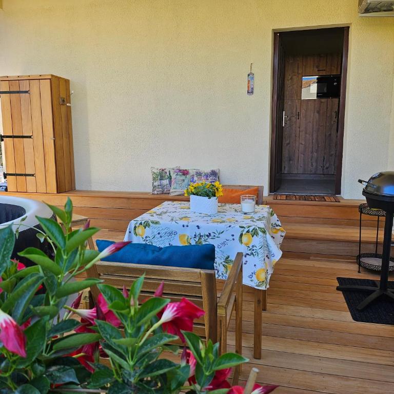 Charmant studio près de la plage avec jacuzzi et terrasse privative - Apartamento de 1 dormitorio - 10