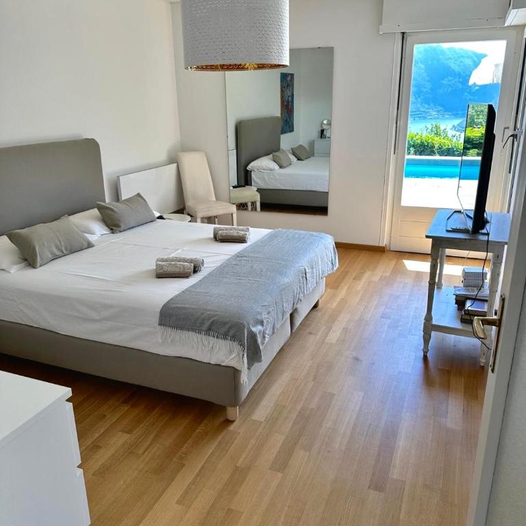 Villa Martino pool and lake view - Villa con 2 Camere da Letto - 8