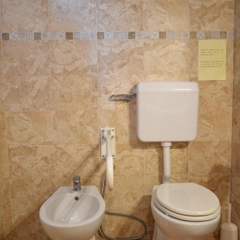 Podere La Damesca - Agriturismo "La Fraschetta" - Camera Tripla con Accesso Disabili - 1