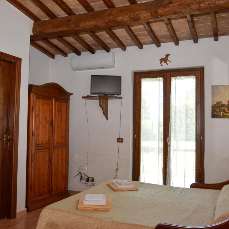 Podere La Damesca - Agriturismo "La Fraschetta" - Camera Familiare con Vista Giardino - 6