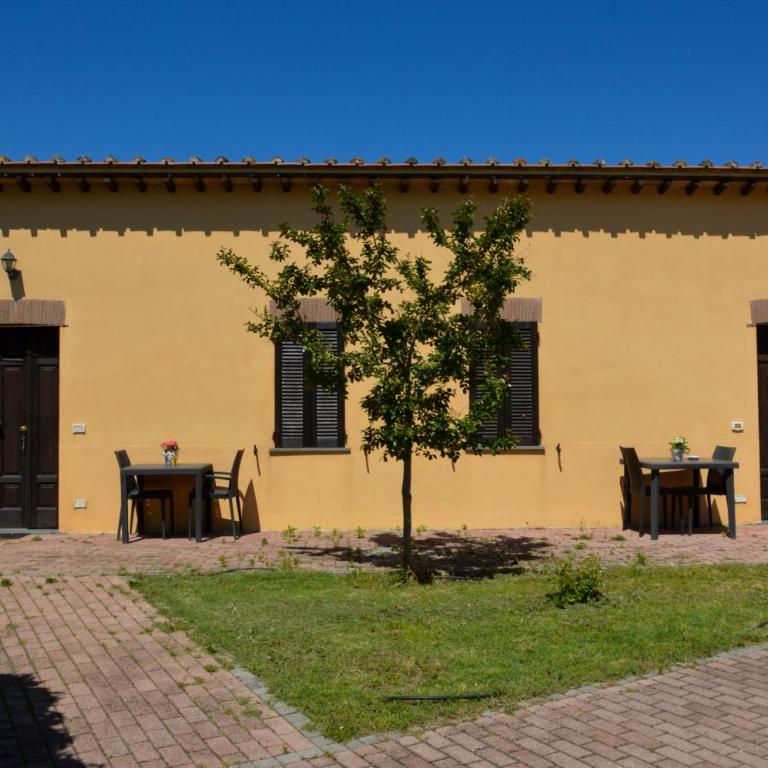 Podere La Damesca - Agriturismo "La Fraschetta" - Camera Familiare con Vista Giardino - 11