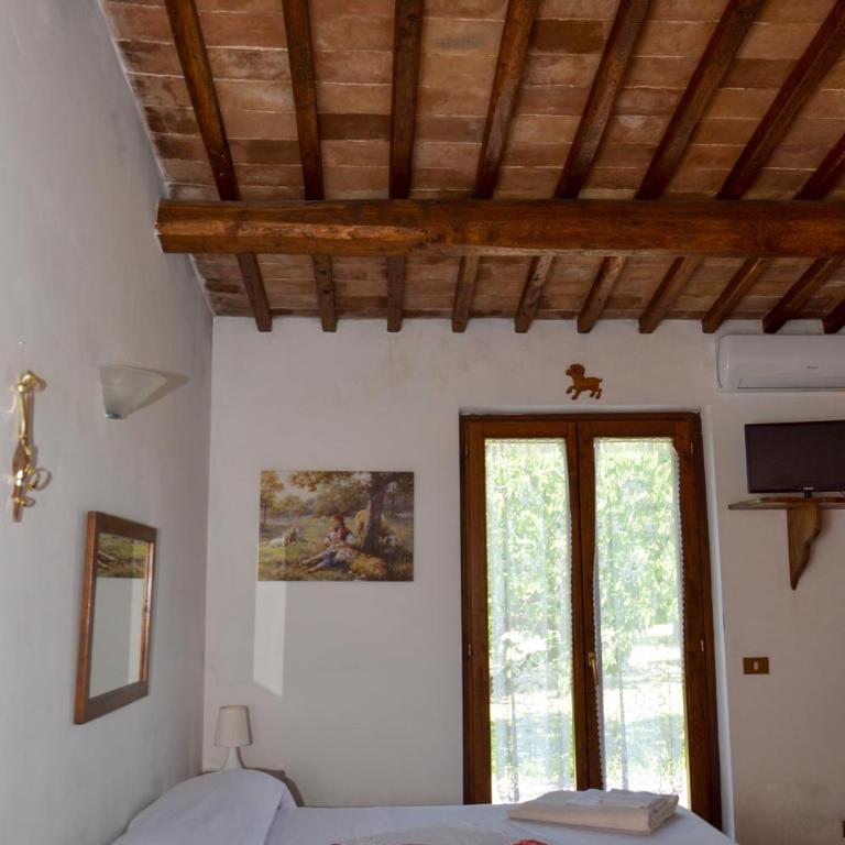 Podere La Damesca - Agriturismo "La Fraschetta" - Camera Familiare con Vista Giardino - 10