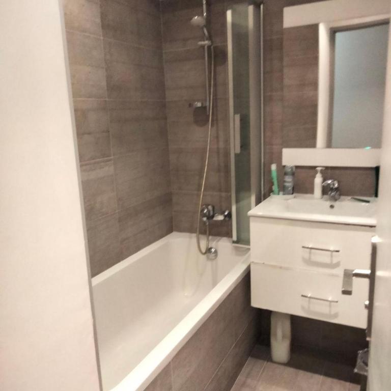 10mm a pied des plages, appartement olympe climatisé - Appartement 1 Chambre - 4