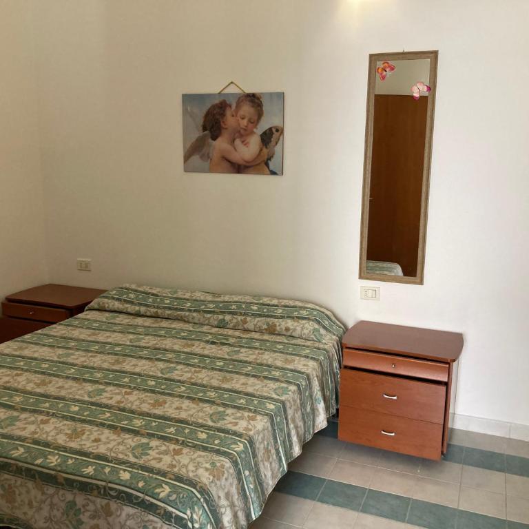 Hesperia - One-Bedroom House - 4