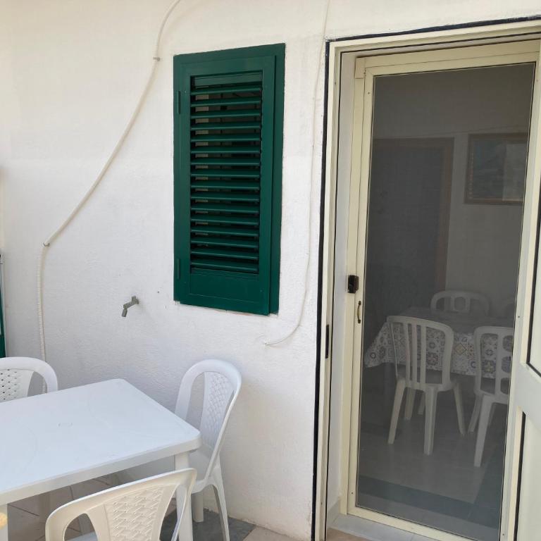 Hesperia - One-Bedroom House - 4