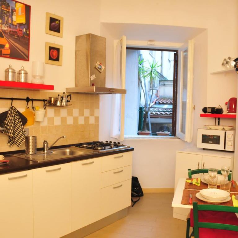 CARDINAL STUDIO - 2 steps from Vatican & Ottaviano metro - Secure, vibrant, wealthy, accessibile area - Warm multilanguage guest care - Studio - 11