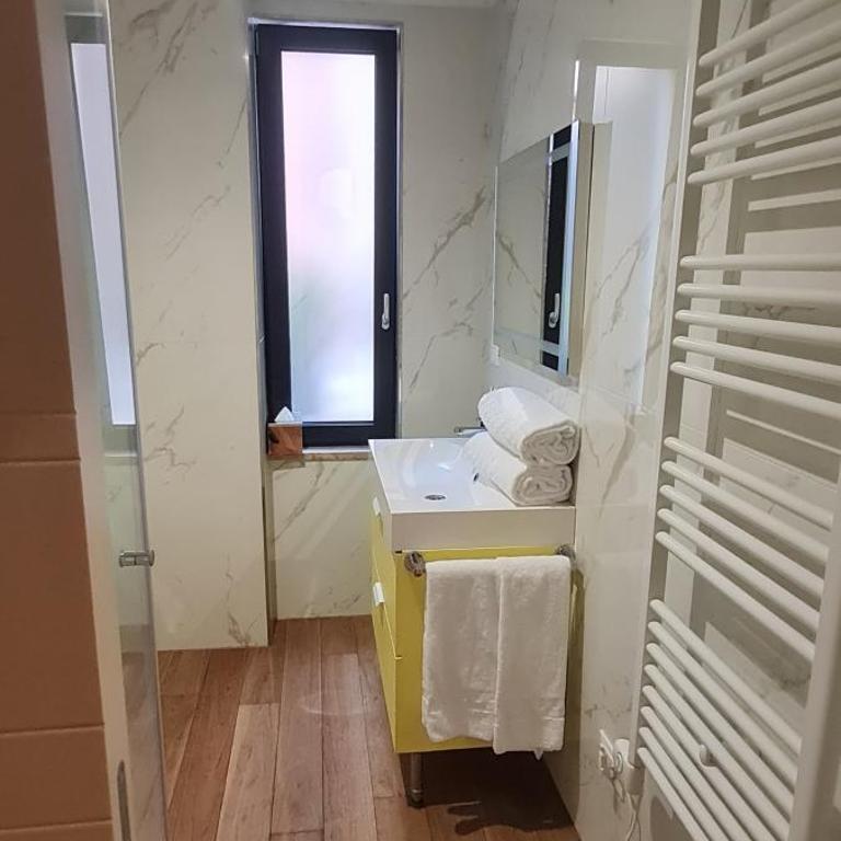 NJ Hotels & Apartments San Pietro all'orto 6 - Monolocale Matrimoniale Deluxe - 2