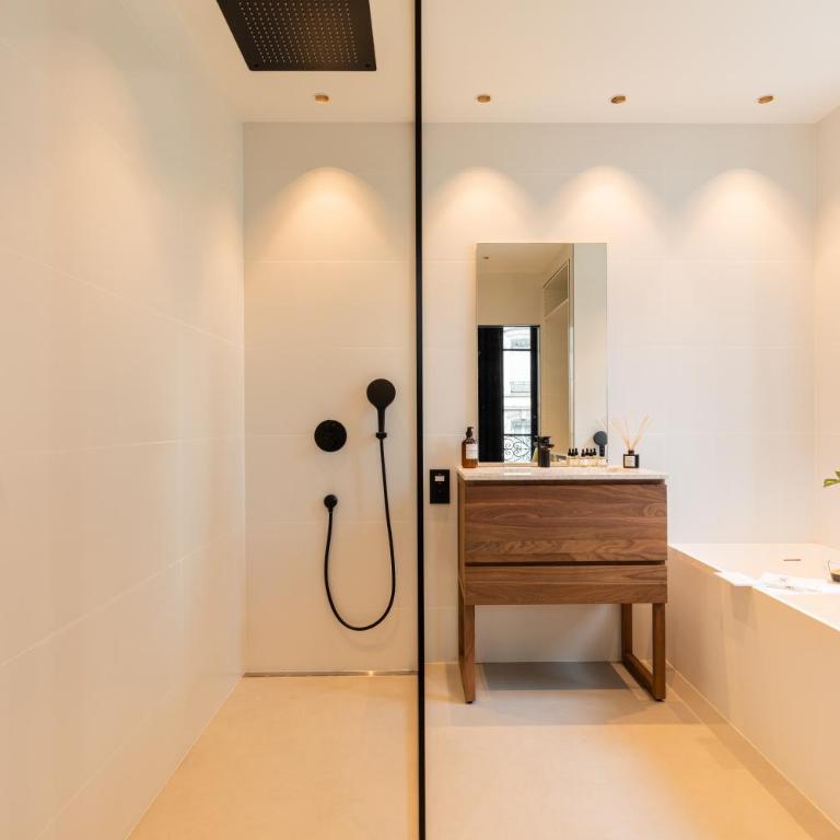 MOHOM - Bellecordière - Studio-Loft Bourgeois, Red & Bath - 2