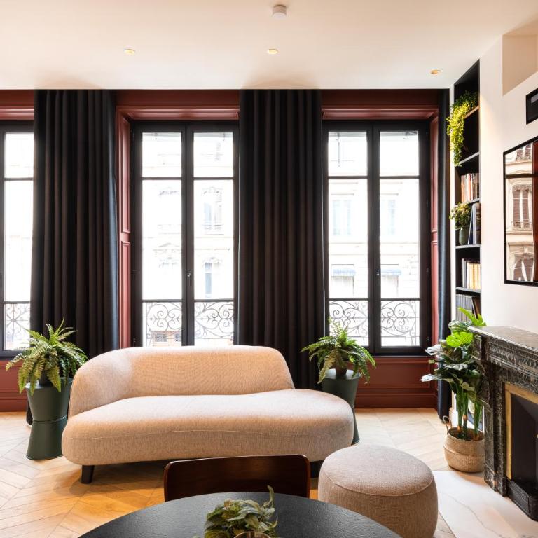 MOHOM - Bellecordière - Studio-Loft Bourgeois, Red & Bath - 9