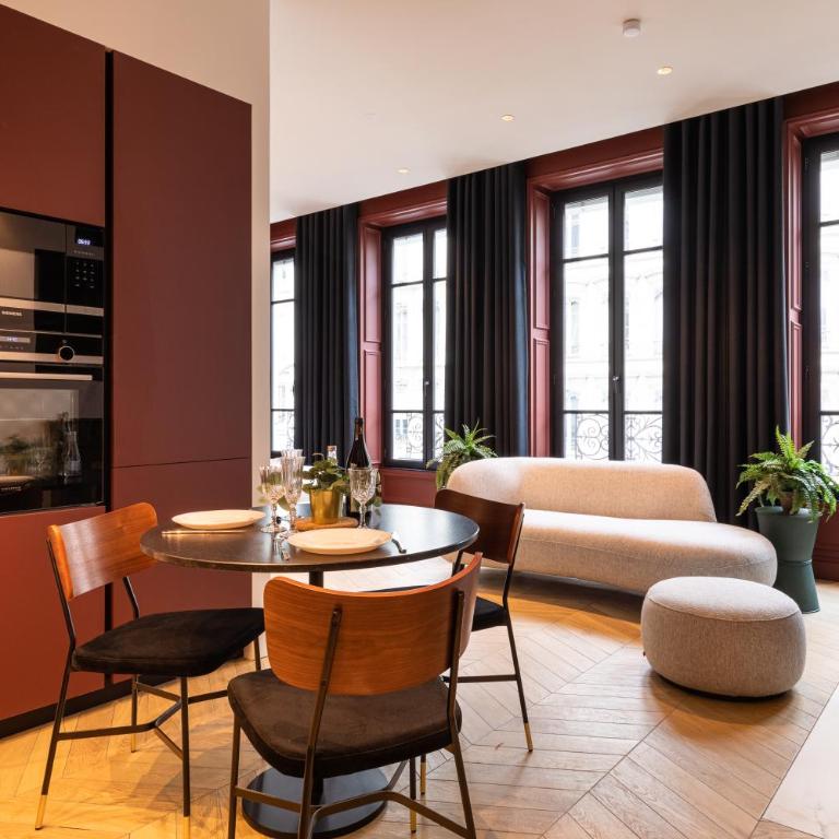 MOHOM - Bellecordière - Studio-Loft Bourgeois, Red & Bath - 14