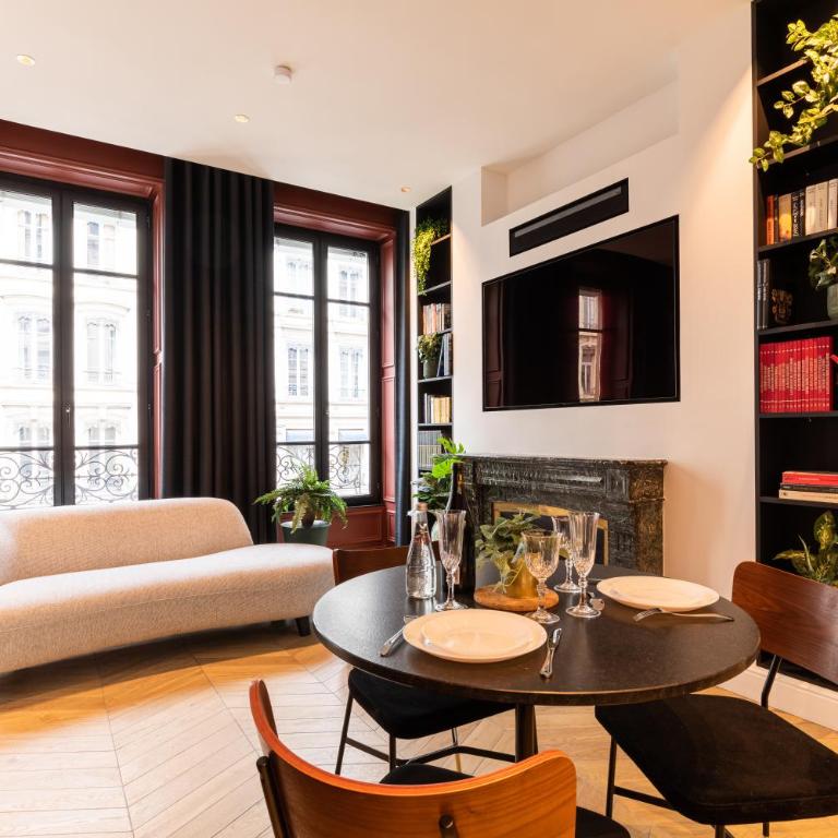 MOHOM - Bellecordière - Studio-Loft Bourgeois, Red & Bath - 17