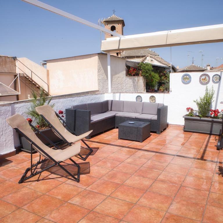 Sunny House Terraza Privada y Parking - Three-Bedroom House - 13