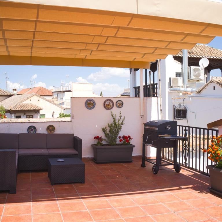 Sunny House Terraza Privada y Parking - Three-Bedroom House - 2