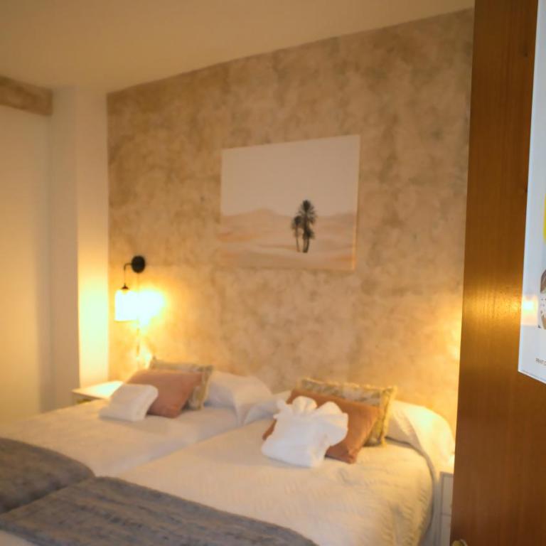 Sunny House Terraza Privada y Parking - Three-Bedroom House - 26