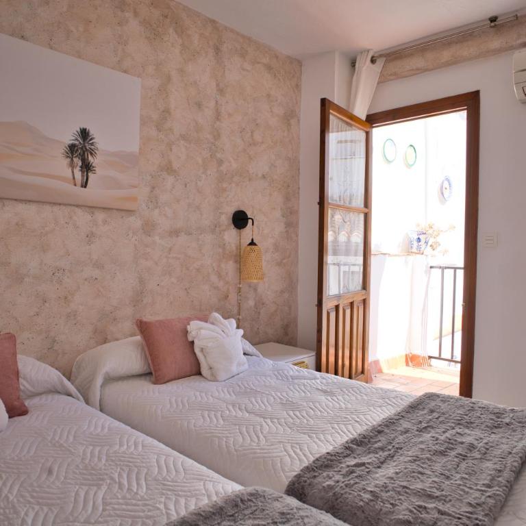 Sunny House Terraza Privada y Parking - Three-Bedroom House - 27