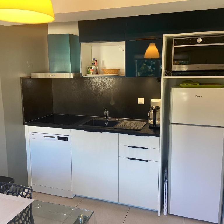 Estivado Sea View - Mer à 50 m et Piscine avec Spa - Two-Bedroom Apartment - 10