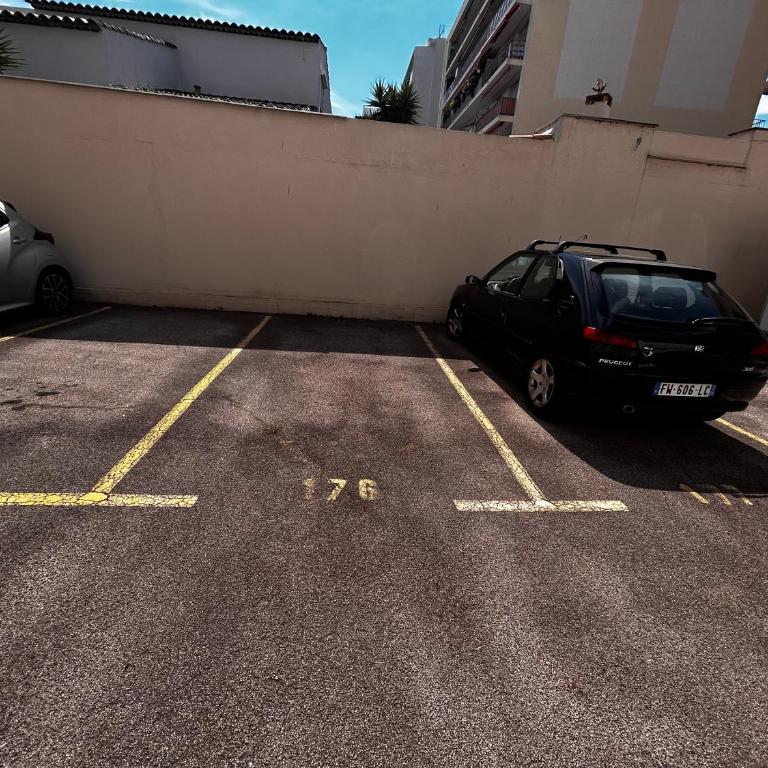 Superbe studio, 200 m de la mer, climatisé avec terrasse et parking privé - Estudio con terraza - 24
