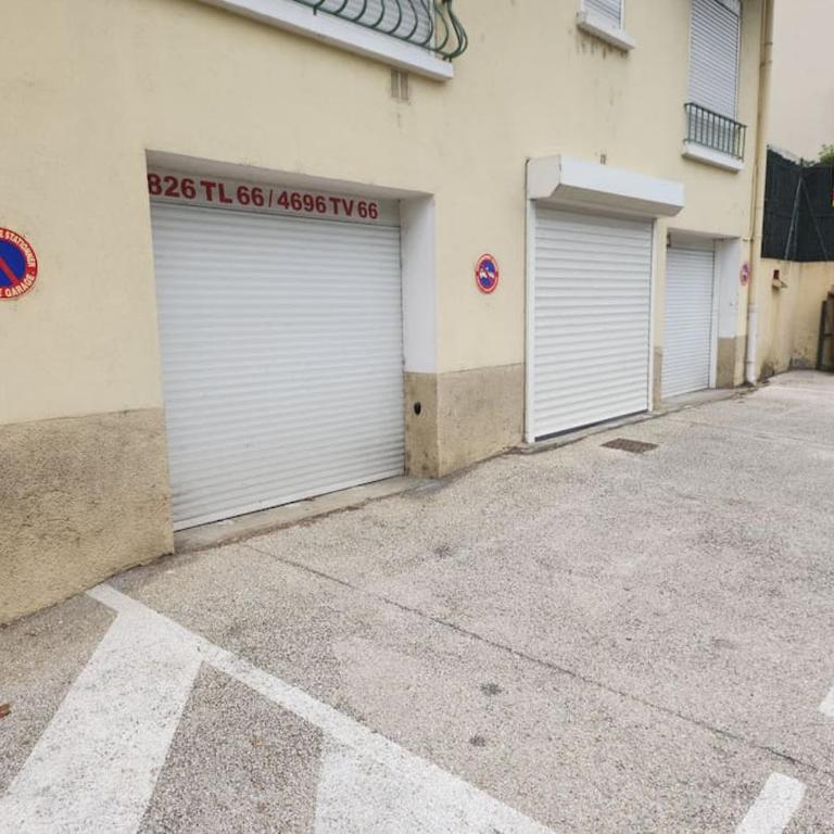 Résidence Centrale Appartement 3 pièces Garage et jardin - Apartment mit 2 Schlafzimmern - 23