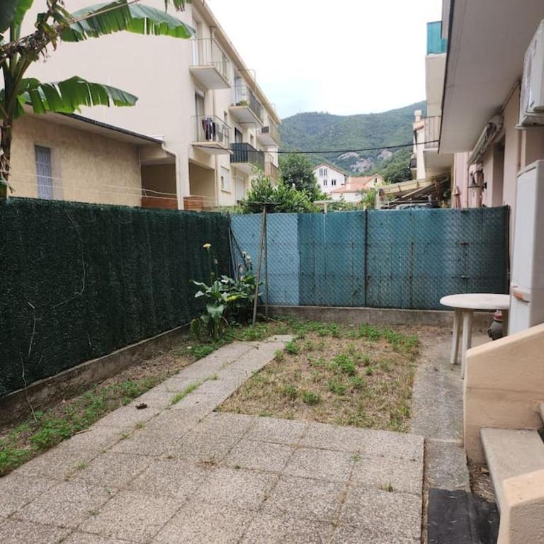 Résidence Centrale Appartement 3 pièces Garage et jardin - Apartment mit 2 Schlafzimmern - 22