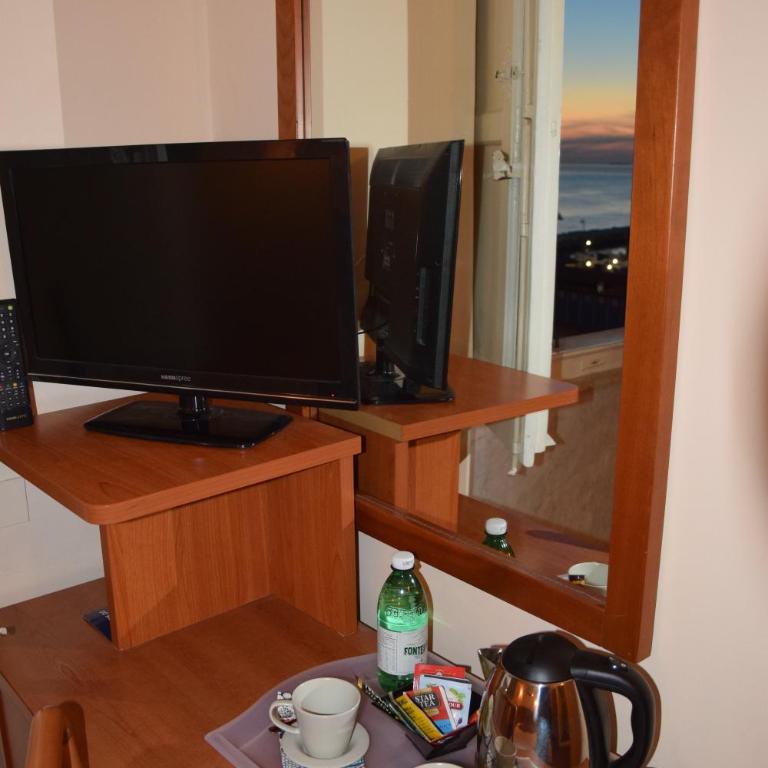 Hotel Italia - Camera Matrimoniale con Vista Mare Laterale - 5