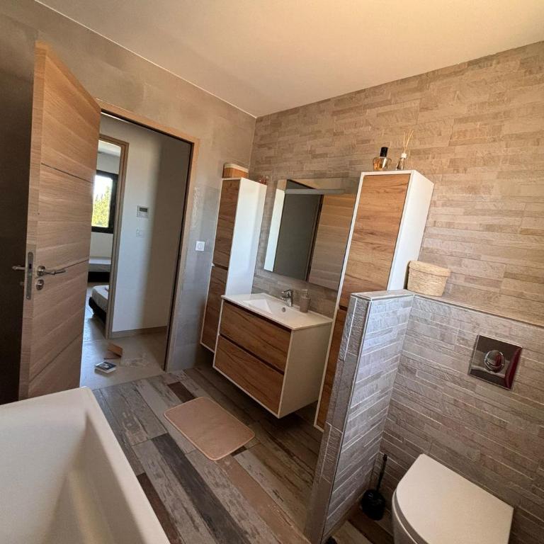Magnifique villa pour le festival d'Avignon - Three-Bedroom Villa - 24