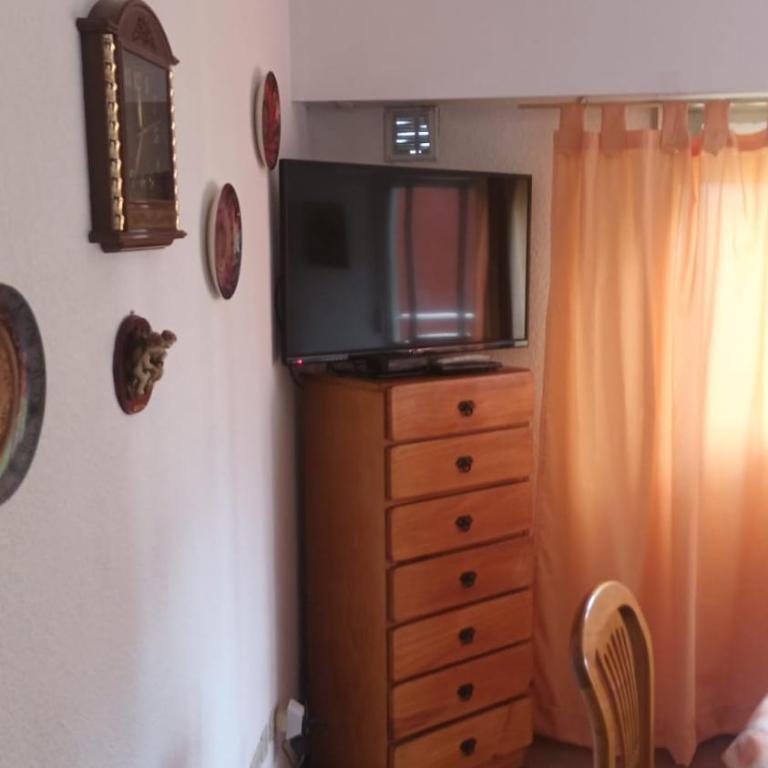 Depto 2 amb al frente Santiago del Estero y Bolivar - One-Bedroom Apartment - 4