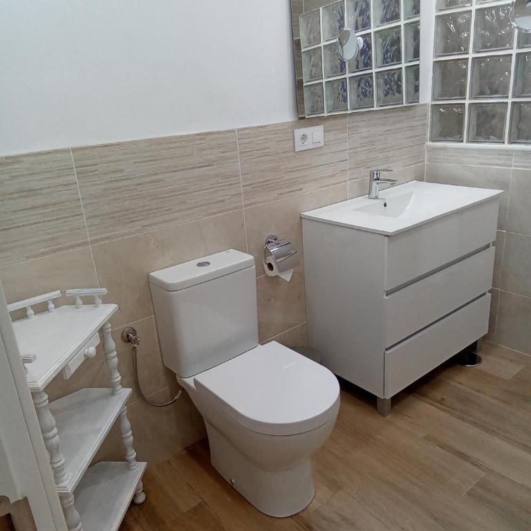 El Palomar Rooms Tarifa - Two-Bedroom Family Apartment - 24