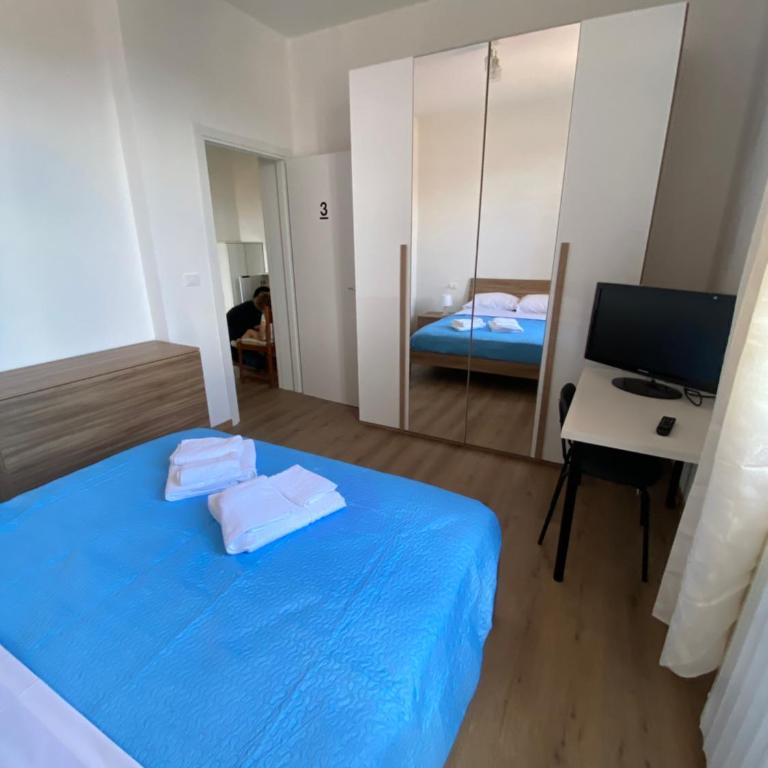 Levante Apartment - Double Room with Shared Bathroom - 2