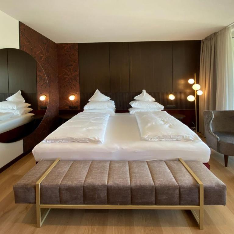 Dominik Alpine City Wellness Hotel Brixen - Adults only - Camera King con Vasca Idromassaggio - 2