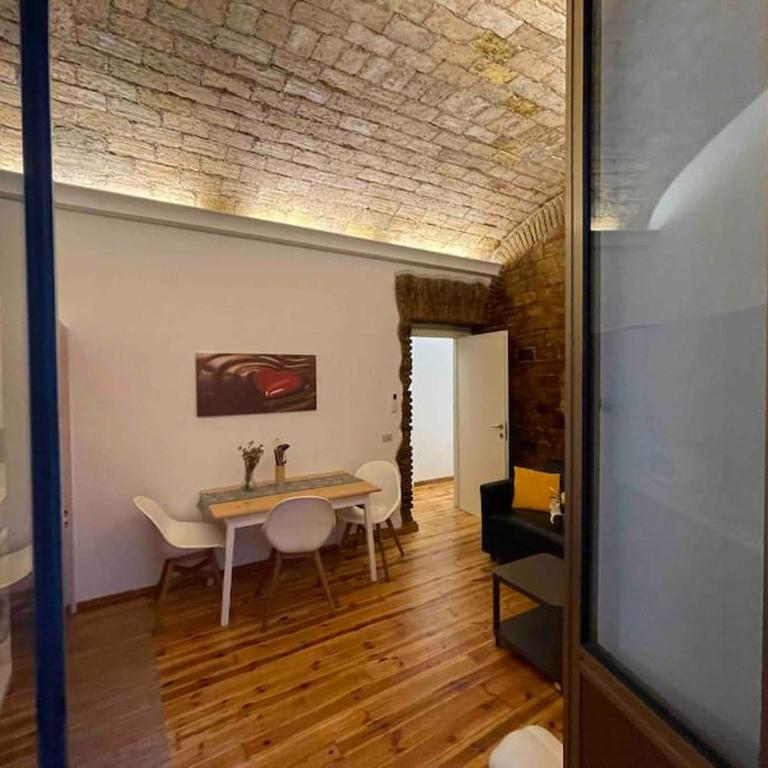 ROMA - antique apartment with private terrace - Appartamento con 2 Camere da Letto - 10
