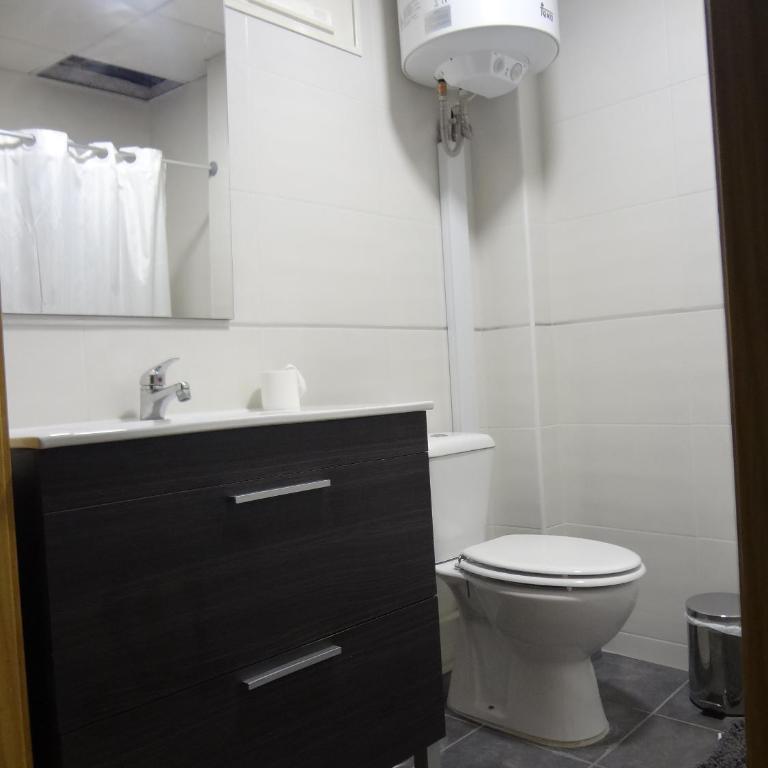 Hotel Carlos I - Habitación Doble Estándar con ventilador - 9