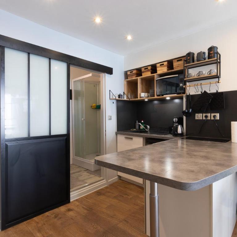 Cabana & Le Cocon Annecy Centre - Proche Gare et Lac - One-Bedroom Apartment - 9