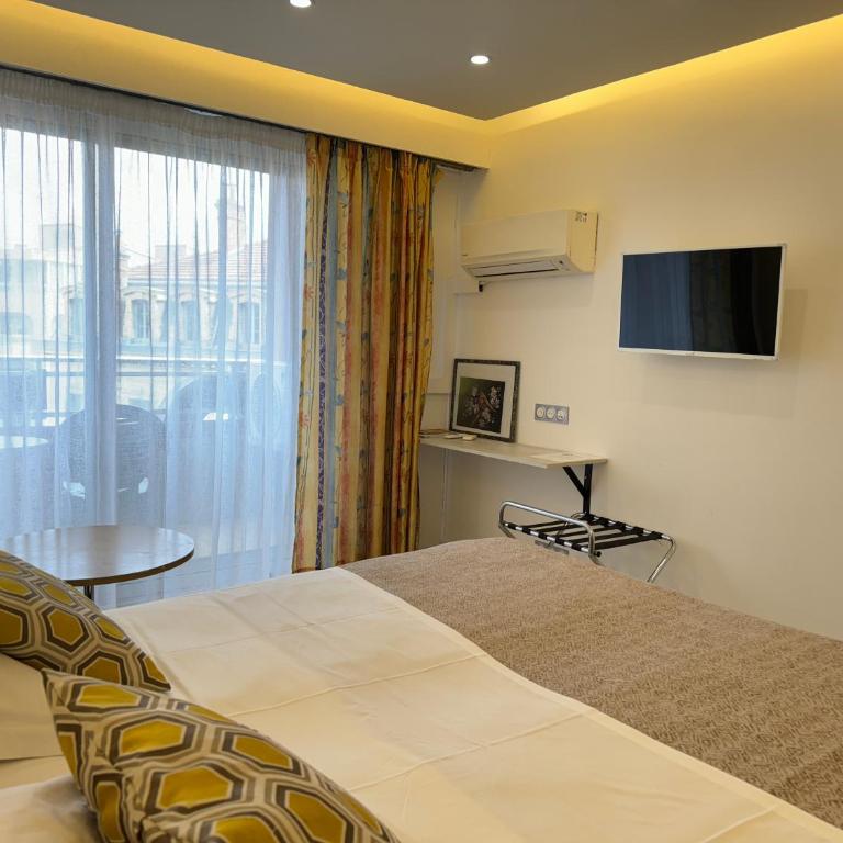 Hotel Panorama - Chambre Double ou Lits Jumeaux avec Balcon - 9