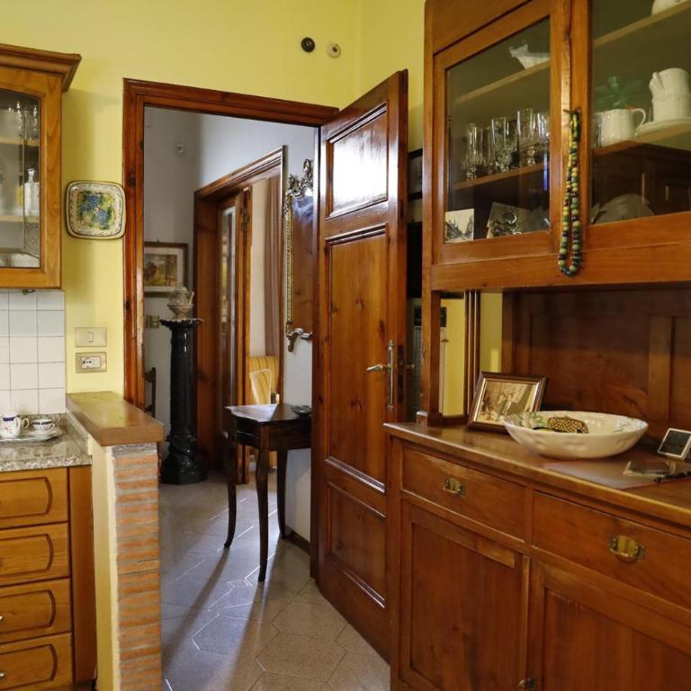 Villa Lilly, with private Garden and Parking, 800 mt to Lucca City center - Villa - 9