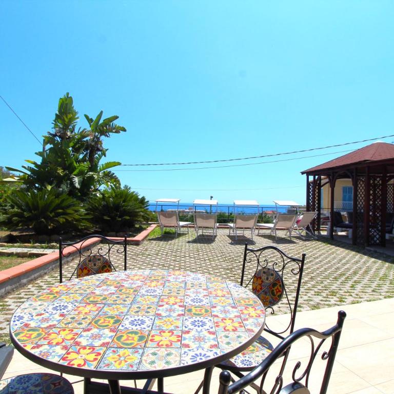 La Pace, il Sole, il Mare - Sanremo Casa Indipendente vista mare, posto auto privato, ampio spazio esterno attrezzato, a pochi minuti dalle spiagge - One-Bedroom House - 1