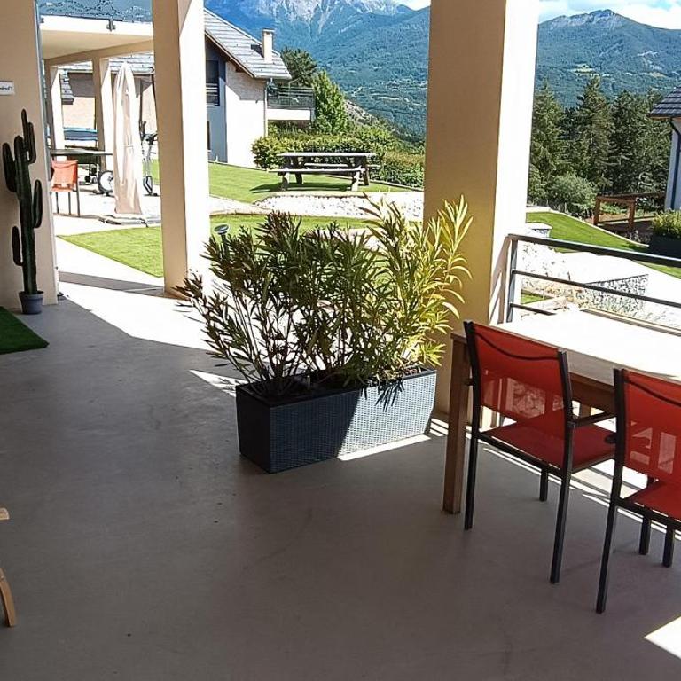 Chambre vue lac av piscine - Appartement 1 Chambre - 13