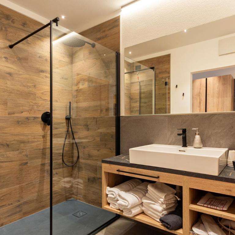 Monza Dolomites Hotel - Camera Matrimoniale Deluxe (2 Adulti + 1 Bambino) - 2
