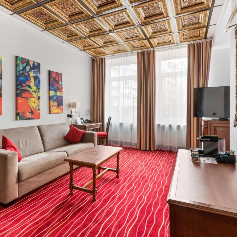 KING's Hotel First - Superior Family Room - 2