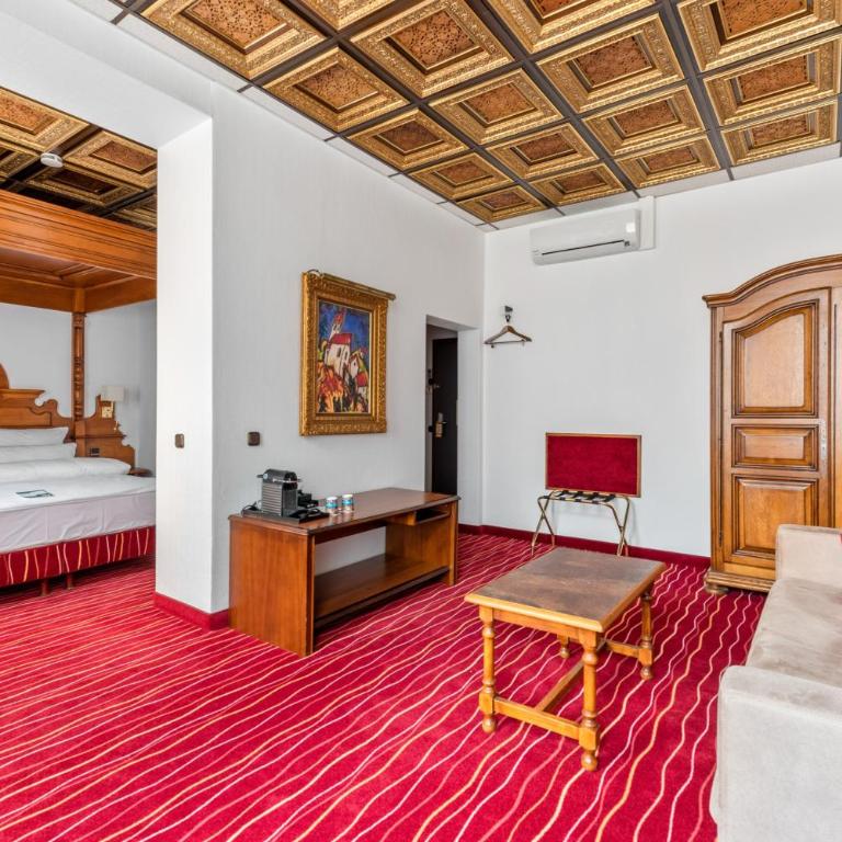 KING's Hotel First - Superior Family Room - 17