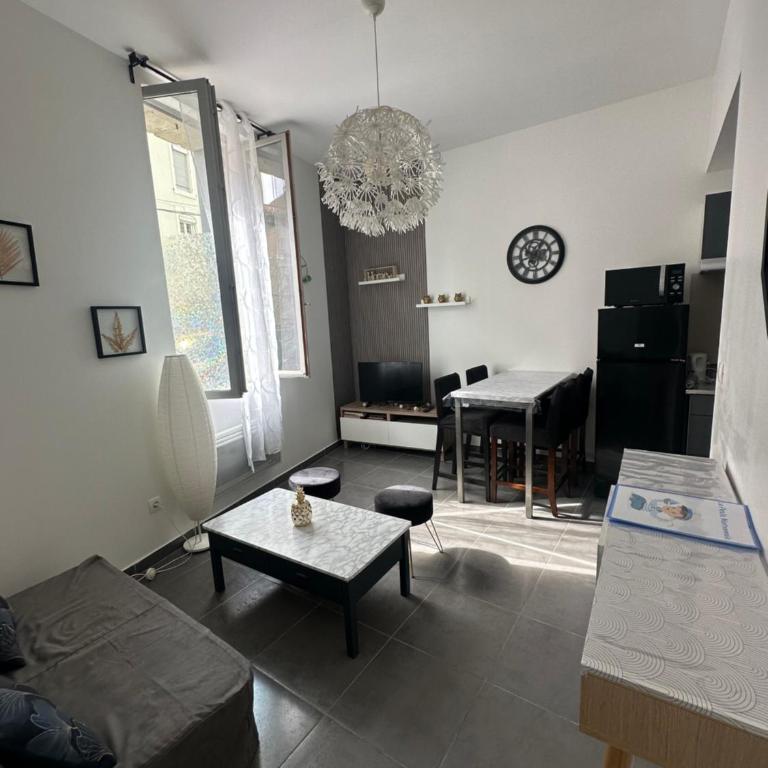Le petit Narbonnais à 4min à pied de la gare - One-Bedroom Apartment - 5