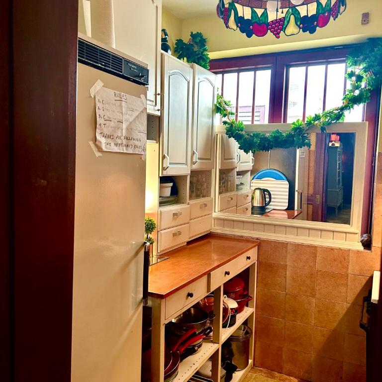 Guest House Vila Eli - Dvokrevetna Soba s Bračnim Krevetom, Zajedničkim Kupatilom i Pogledom na More - 16