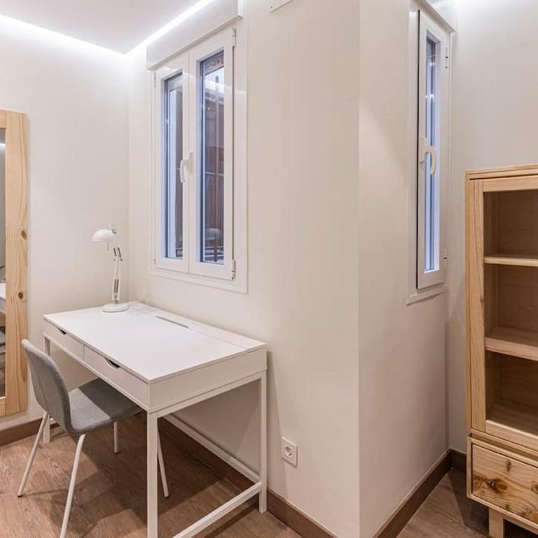 Apartamento Plaza Mayor - Two-Bedroom Apartment - 12
