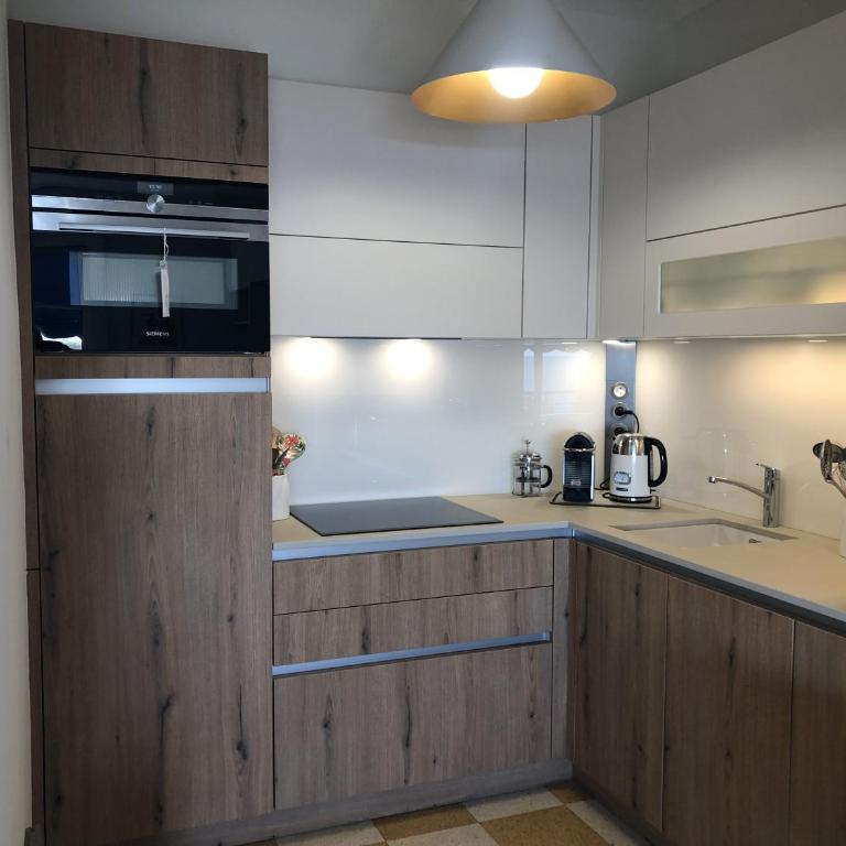 Neptune 5, top floor studio, sea view - One-Bedroom Apartment - 30