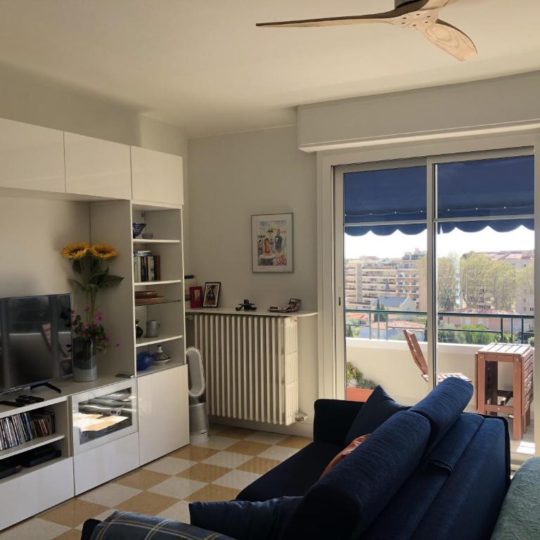 Neptune 5, top floor studio, sea view - One-Bedroom Apartment - 32