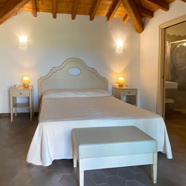 Le Anfore Hotel - Camera Matrimoniale con Patio e Vista Giardino - 12