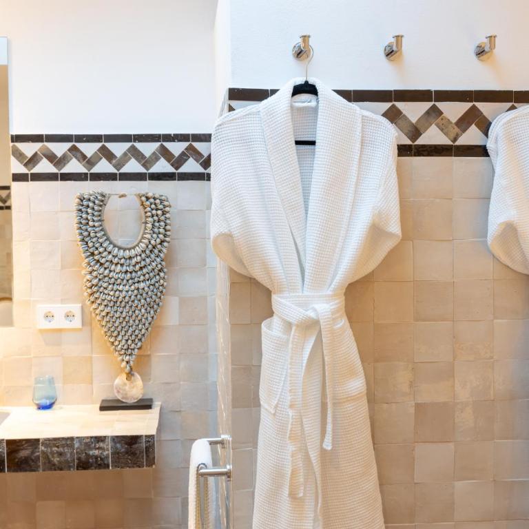 CasaBlu - An Andalusian Boutique Hotel - Habitación Doble Deluxe con bañera - 8