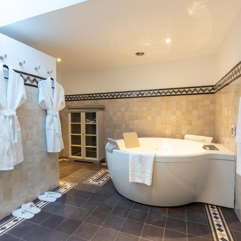 CasaBlu - An Andalusian Boutique Hotel - Habitación Doble Deluxe con bañera - 6