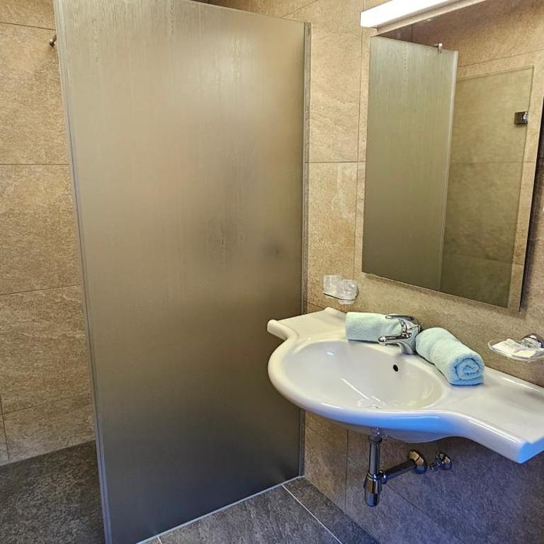 Hotel-Garni Pramstraller - Doppelzimmer mit Balkon - 5